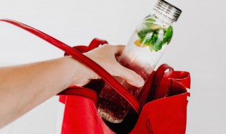 水杯上刻什么字好男士 男士水杯上可以刻什么