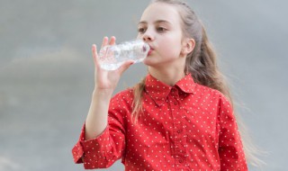 情侣杯子上刻字刻什么字好 情侣杯子上刻字刻哪些字好