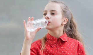 给水杯刻字 同学定制水杯刻什么字