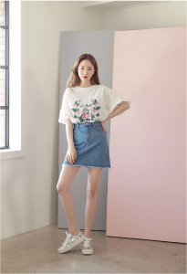 a字裙搭配什么上衣好看 夏天穿什么裙子更显瘦