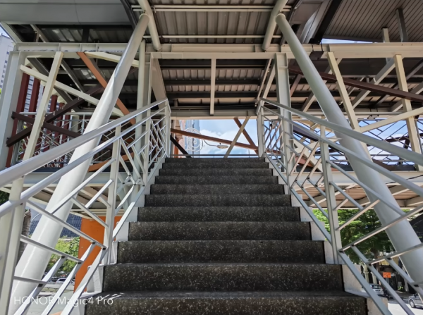 荣耀magic4pro值得入手吗