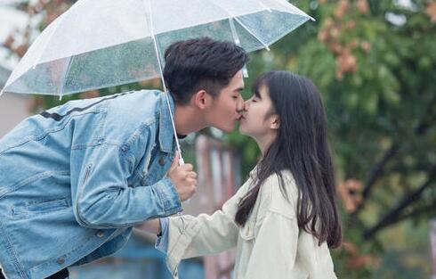 生理期安慰女生的暖心话