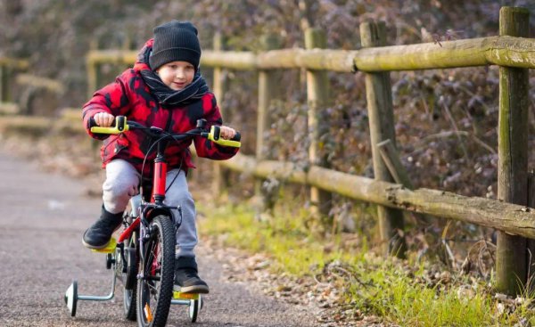 儿童平衡车怎么选择比较好