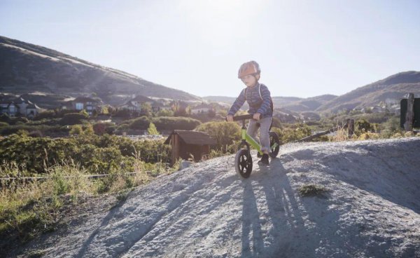 儿童平衡车怎么选择比较好