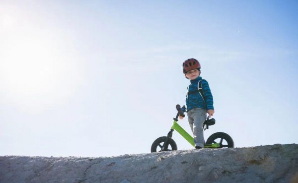 儿童平衡车怎么选择比较好