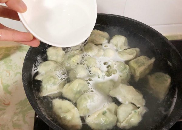 煮水饺是开水下还是冷水下