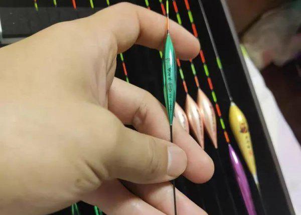 野钓鲫鱼用什么漂型的漂合适