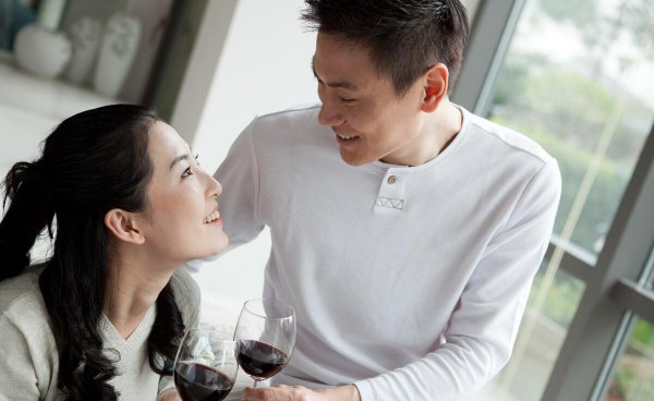 情侣之间增进感情的方法