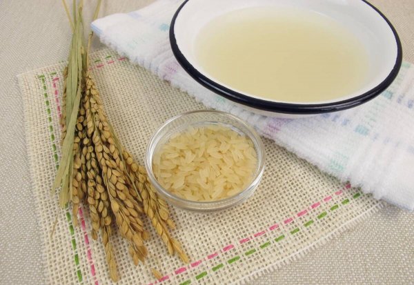 淘米水洗头发能变黑吗