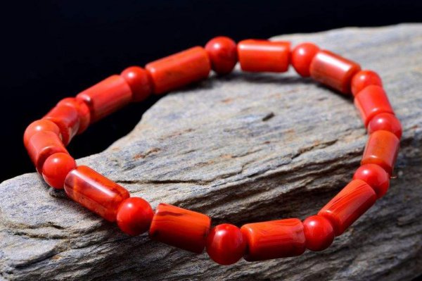 玛瑙手镯怎么鉴别真假