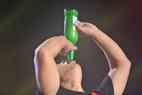 1瓶乌苏相当于几瓶啤酒