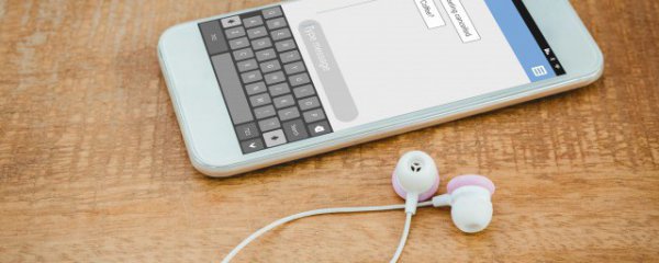 耳机壳发黄怎么清洗变白