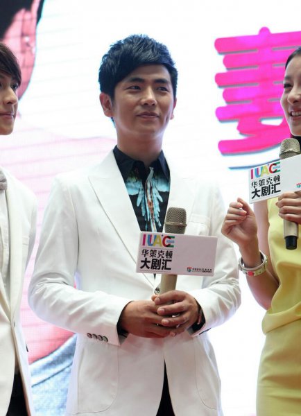 甄嬛传温实初扮演者