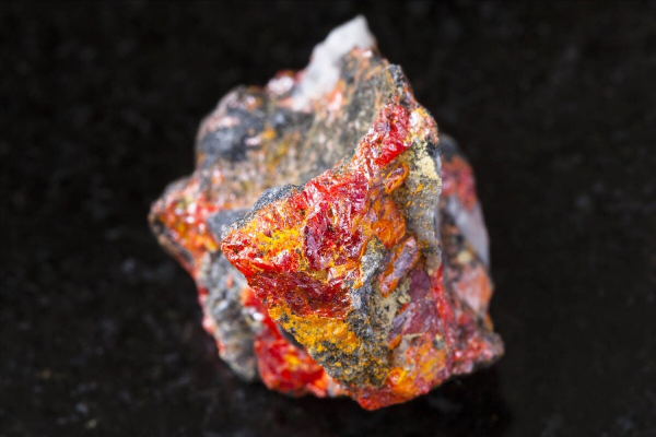 雄黄是什么东西做出来的