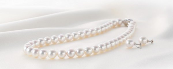 送妈妈适合什么项链