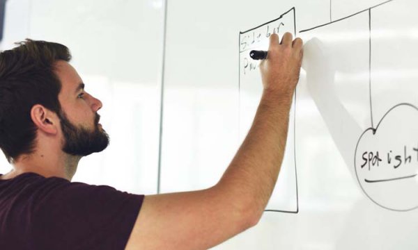 年轻人适合做什么行业