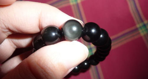 冰种黑曜石和玻璃区别