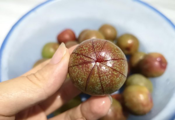怎么腌制李子又脆又好吃的方法