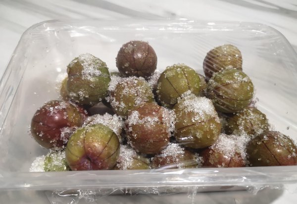 怎么腌制李子又脆又好吃的方法