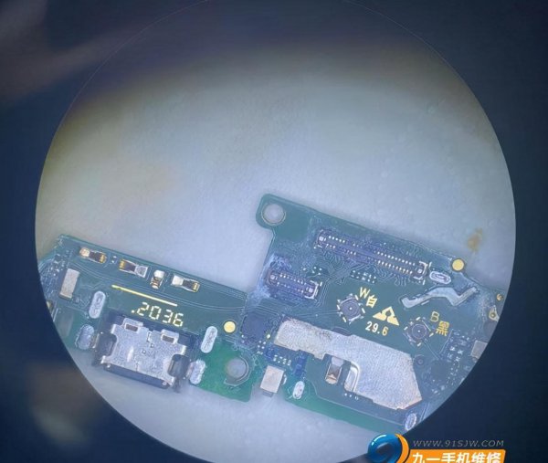 华为手机进水了开不了机处理方法