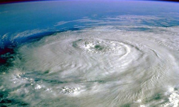 台风形成的原因是什么