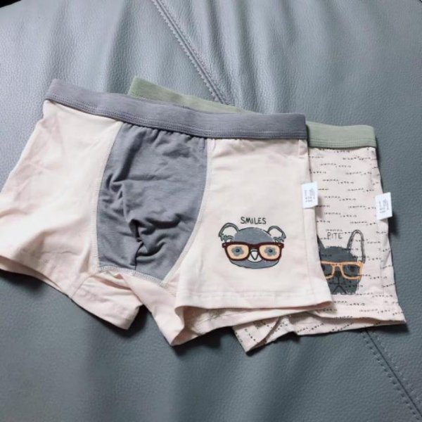 女宝宝穿平角裤还是三角裤好