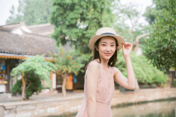 向不认识的女生要微信咋开口