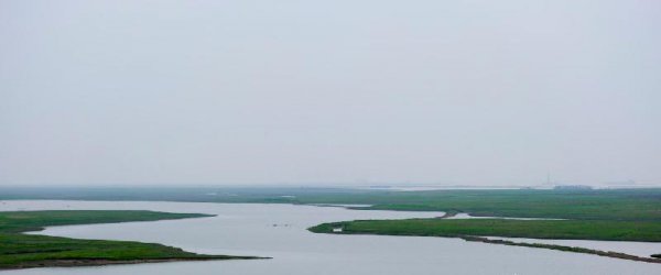 湖光秋月两相和潭面无风镜未磨