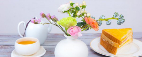 客厅摆放假花和干花好不好