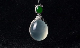 男人佩戴什么吊坠好 男人佩戴哪些吊坠好