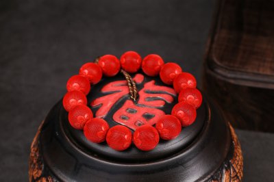 带朱砂有什么好处和坏处 佩戴朱砂有什么作用和禁忌