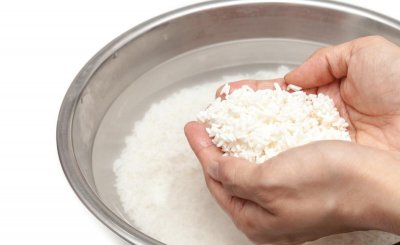 淘米水洗头发能变黑吗 使用淘米水洗头有哪些好处