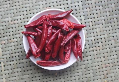干辣椒发霉了还能吃吗 晒干红辣椒外面有点发霉有毒吗