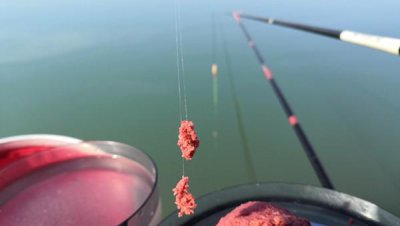 自制拉饵的制作方法和配方 钓鱼拉饵料的制作方法