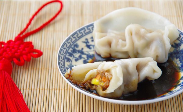 饺子飘起来就熟了吗