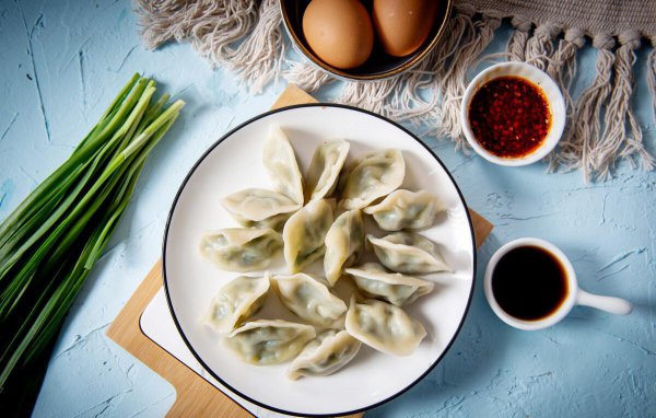 饺子飘起来就熟了吗