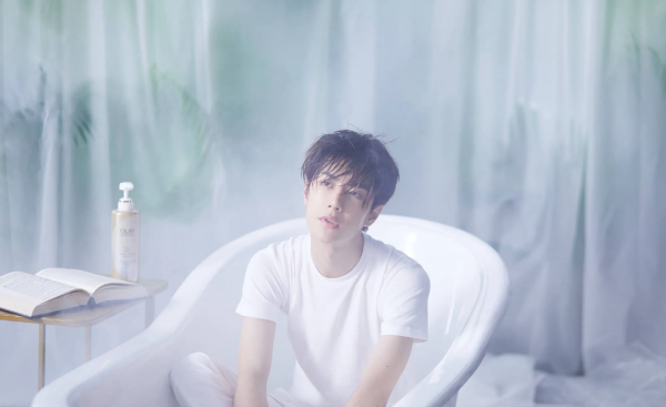 王一博蔚蓝香水是哪一款