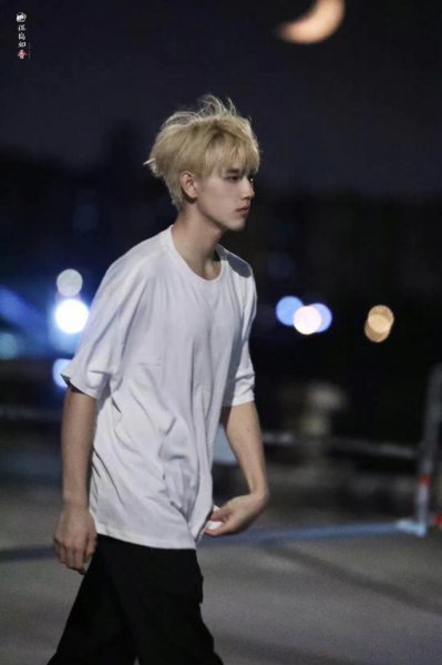 陈飞宇是谁家的星二代