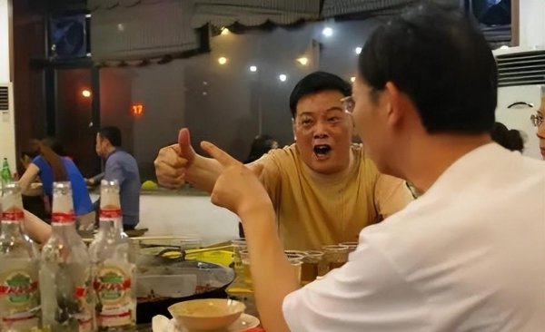 一个男人爱喝酒说明了什么