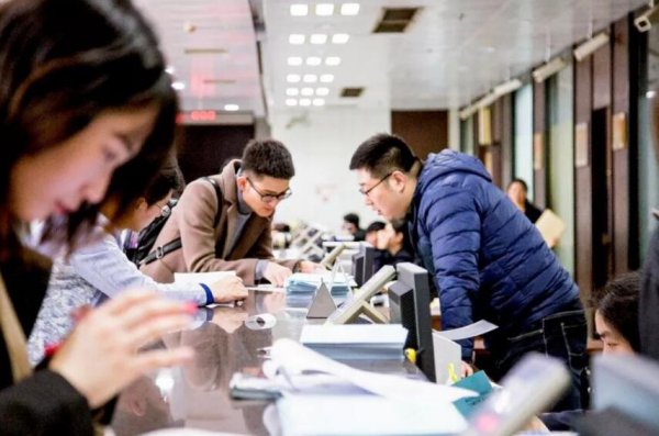 深圳保安工资多少钱一个月