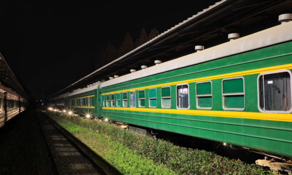 高铁晚上几点停运