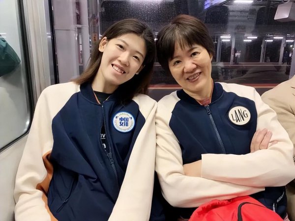 女排李盈莹简历