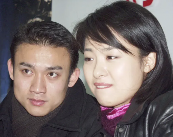 演员沈傲君的两任老公是谁