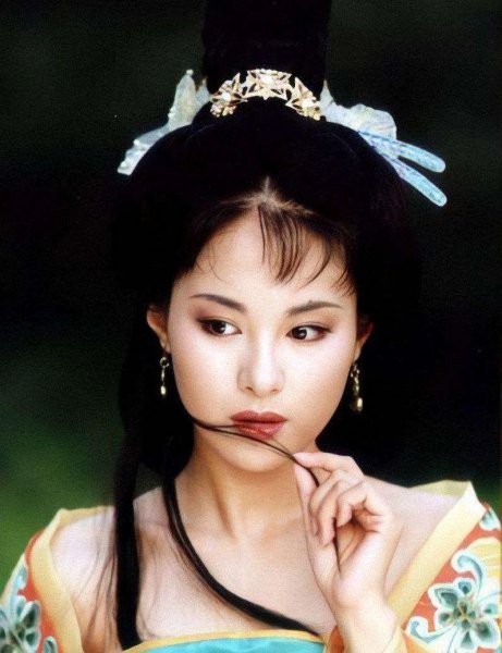 演员沈傲君的两任老公是谁