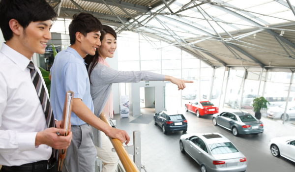 上牌费一般是多少钱一个