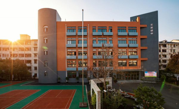 幼儿园和小学的区别是什么