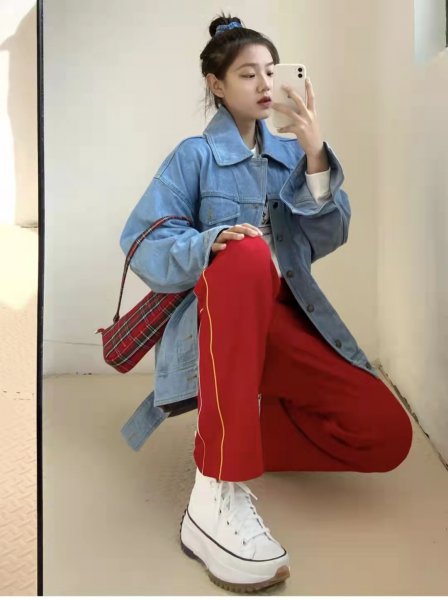 红色裤子配什么颜色最搭