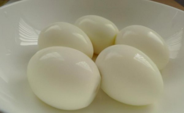 煮鸡蛋为什么会裂开