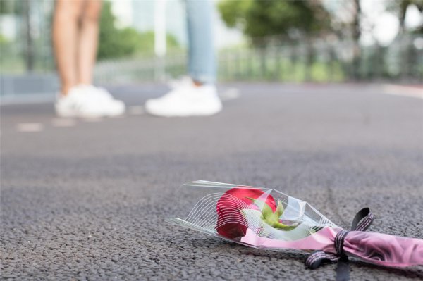 已婚女人招桃花的原因