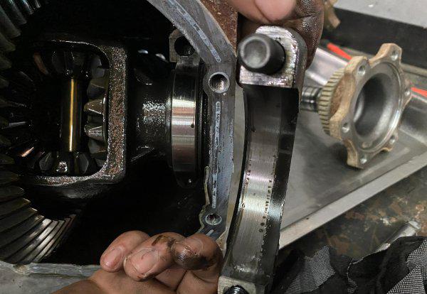 差速器的作用及组成